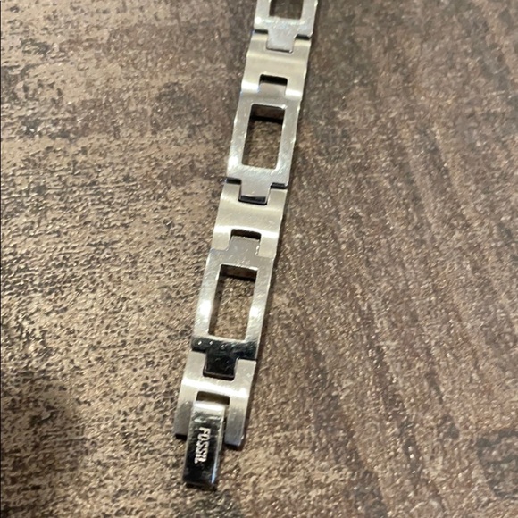 Fossil Watch- Good condition; needs new battery - Picture 4 of 5